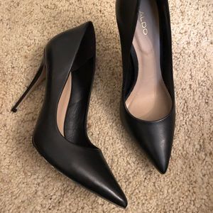 Black Aldo pumps